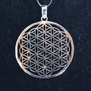 Vintage Sterling Silver “Flower of Life” Pendant with Herringbone Chain Necklace